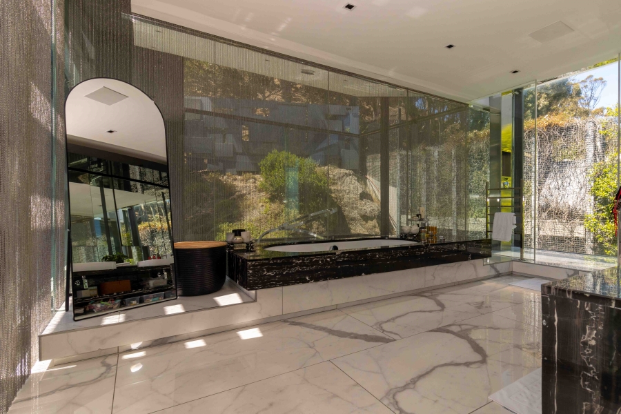 5 Bedroom Property for Sale in Clifton Western Cape